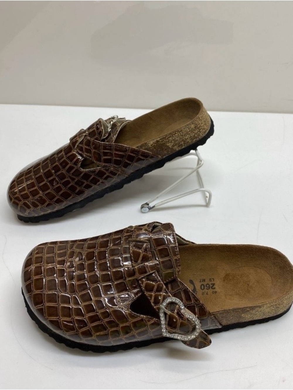 NWOT VTG Birkenstock Skide clogs in Brown Croc-embossed Patent Leather 9-9.5 US